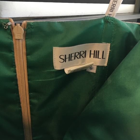 Prom dress! Bust 35.5 waist 27 and hips 38.5 - Picture 2 of 6